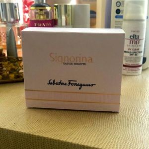 Salvatore Ferragamo-Signorina perfume.